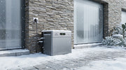 Zendure SolarFlow 2400 AC+, in de winter buiten bij een woning geïnstalleerd